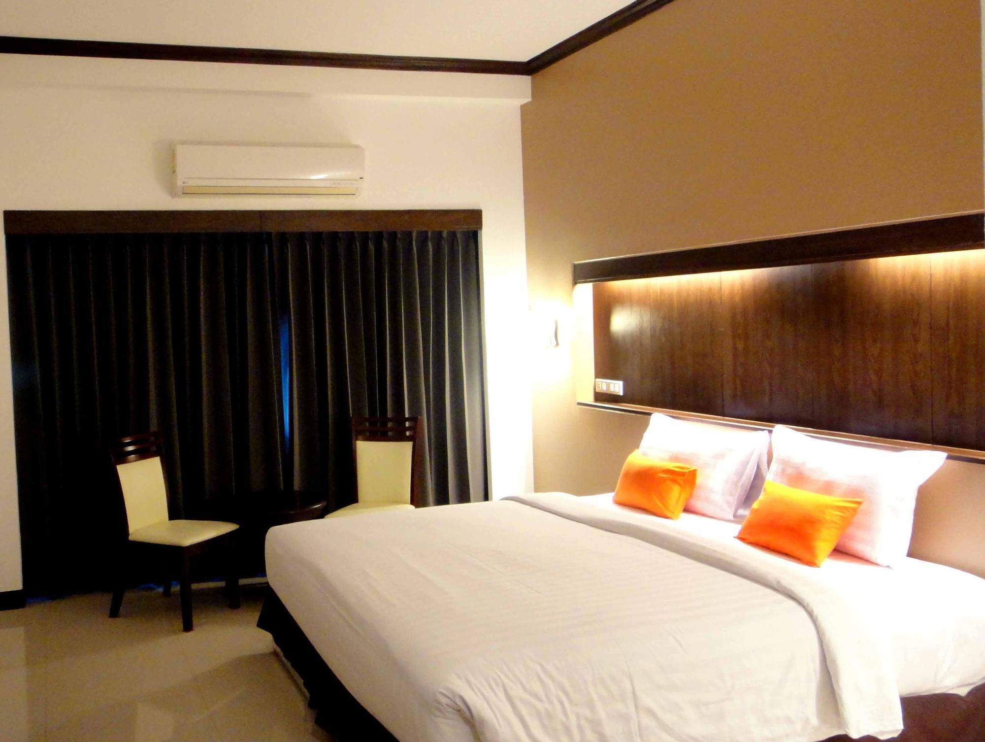 Major Grand Hotel Chum Phae Esterno foto