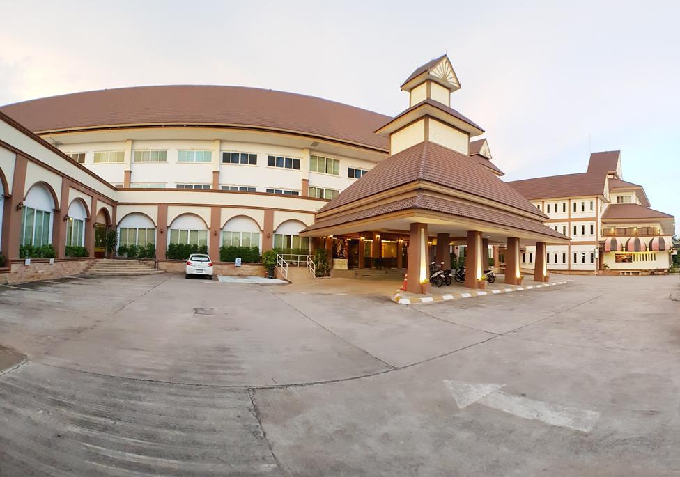 Major Grand Hotel Chum Phae Esterno foto