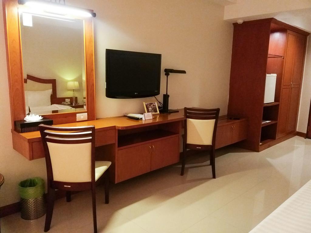 Major Grand Hotel Chum Phae Esterno foto